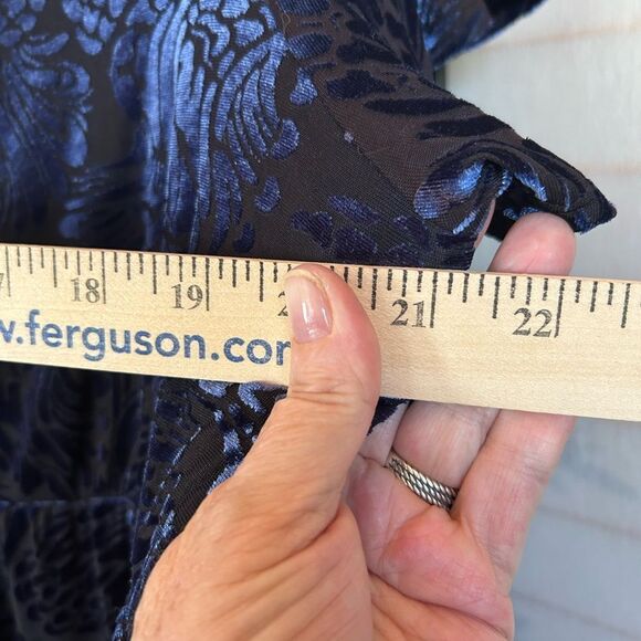 Torrid NAVY Blue Purple Print Velvet V-Neck Short Sleeve keyhole Dress Size 1X - Picture 9 of 12